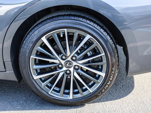 Used 2025 Lexus ES 300h w/ Premium Package FWD image 31
