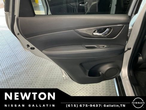 Used 2019 Nissan Rogue SV w/ Sun & Sound Touring Package FWD image 37