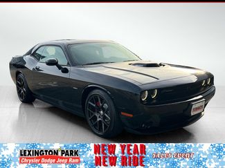 Used 2016 Dodge Challenger R/T video 1