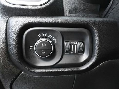 Used 2026 RAM 2500 Laramie AWD/4WD image 33