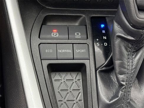 Used 2020 Toyota RAV4 XLE w/ Convenience Package image 26