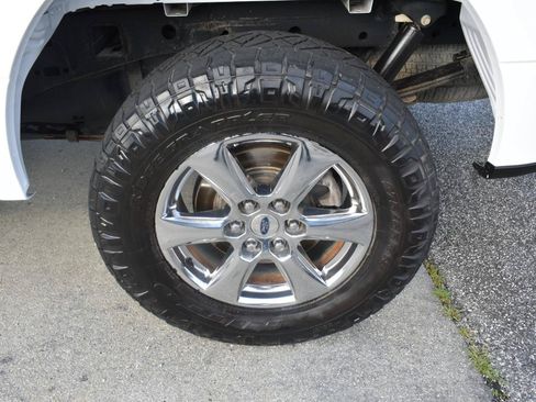Used 2018 Ford F150 XLT w/ Equipment Group 302A Luxury AWD/4WD image 32
