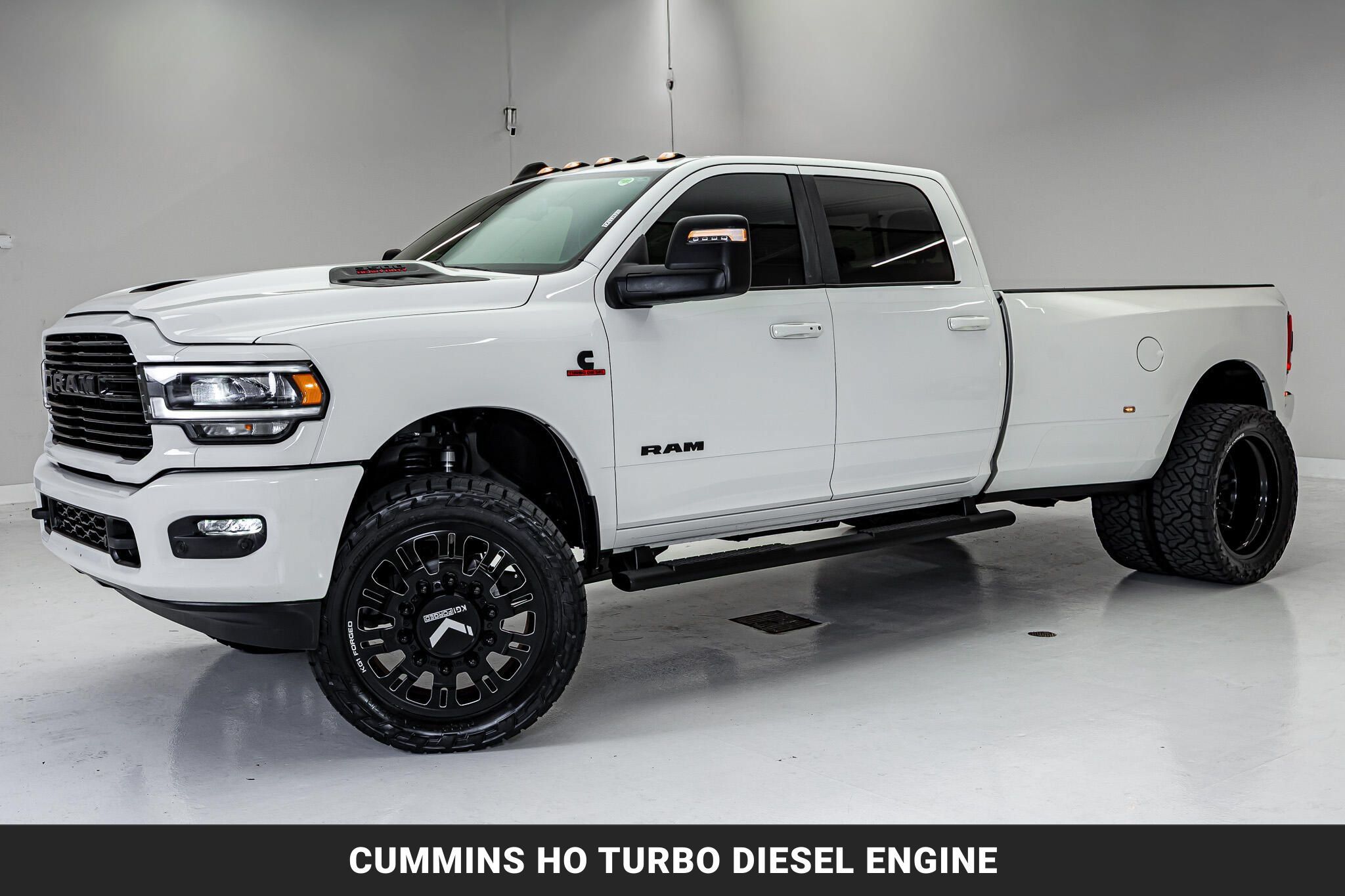 Used 2024 RAM 3500 Laramie w/ Night Edition AWD/4WD image 4