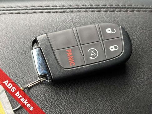 New 2026 Jeep Compass Latitude image 29