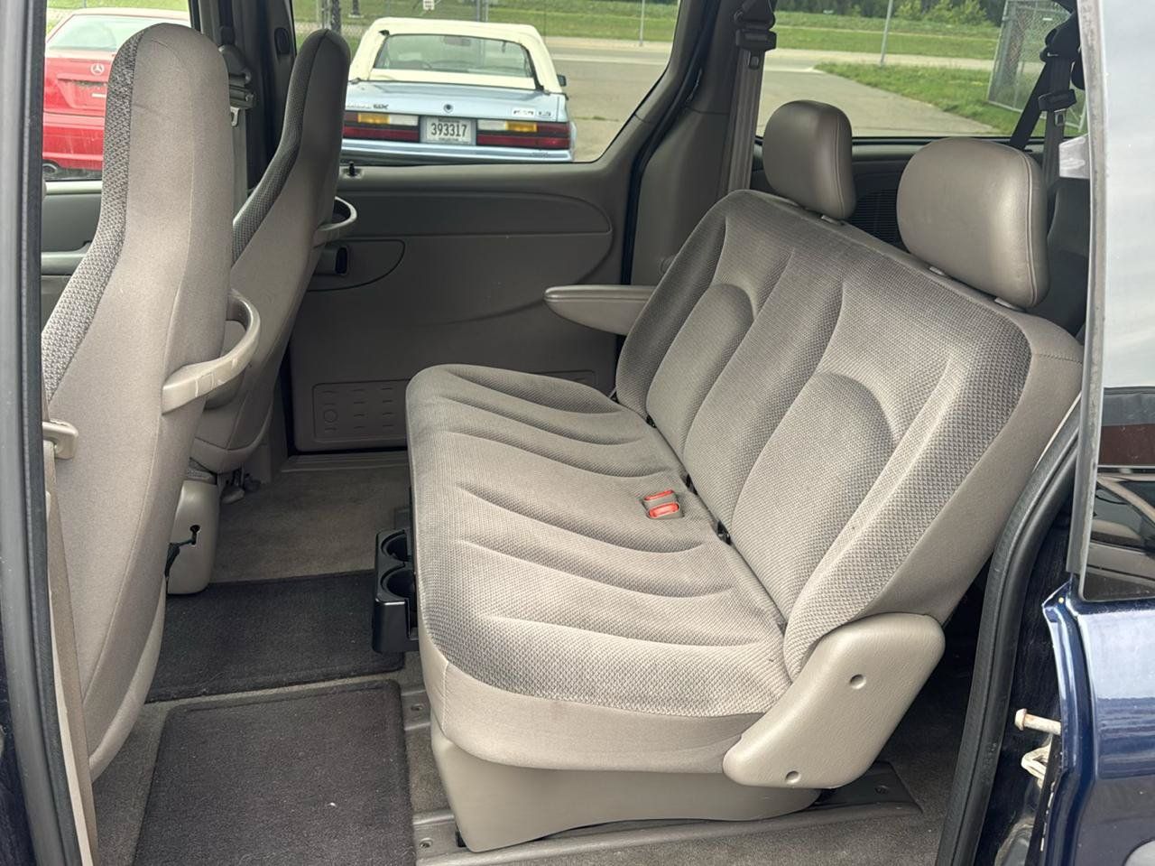 Used 2003 Dodge Grand Caravan SE FWD image 11