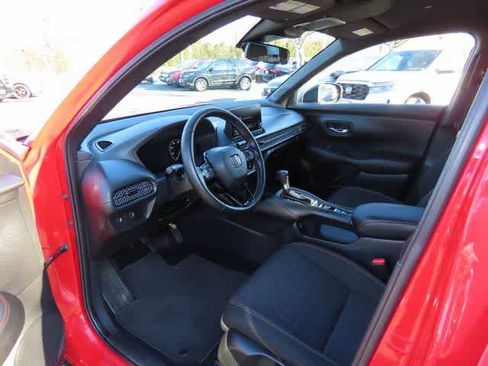 Certified 2025 Honda HR-V Sport image 2