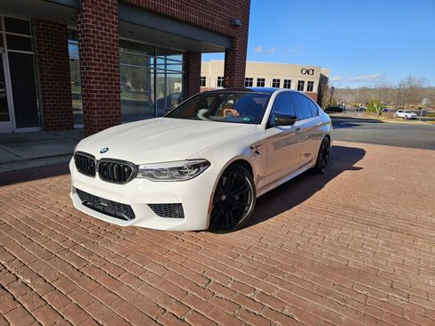 Used 2019 BMW M5 image 3