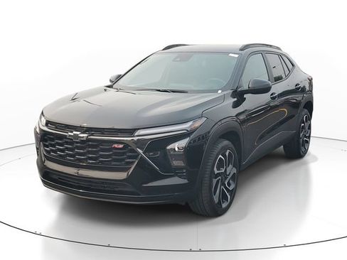 Certified 2025 Chevrolet Trax RS w/ Driver Confidence Package FWD image 2