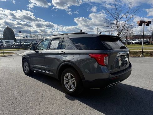 Used 2023 Ford Explorer XLT w/ Equipment Group 202A image 5