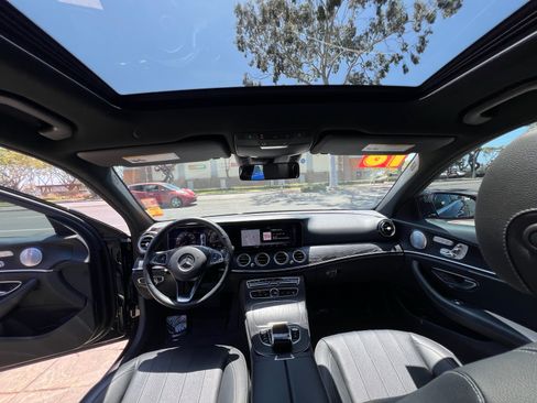 Used 2018 Mercedes-Benz E 400 4MATIC Sedan w/ Premium 3 Package image 18