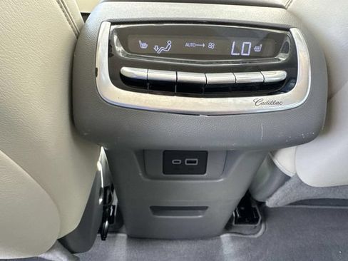 Used 2023 Cadillac XT6 Premium Luxury w/ Technology Package FWD image 15