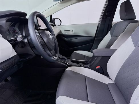 Certified 2025 Toyota Corolla LE image 6