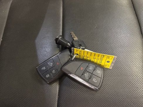 Used 2022 GMC Sierra 1500 SLT w/ SLT Premium Plus Package image 9