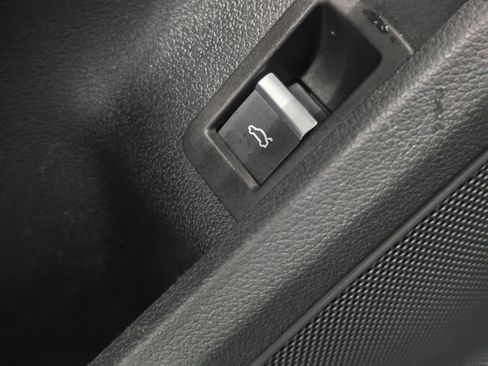 Used 2022 Audi A5 2.0T Premium image 39