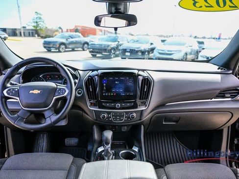 Used 2023 Chevrolet Traverse LT image 13