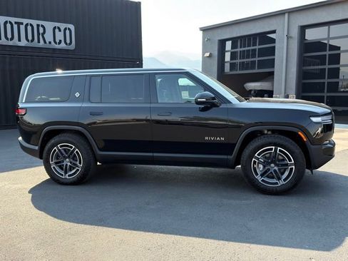 Used 2025 Rivian R1S Adventure AWD/4WD image 5