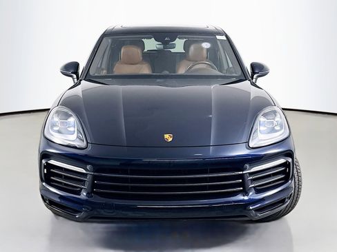 Used 2023 Porsche Cayenne image 2