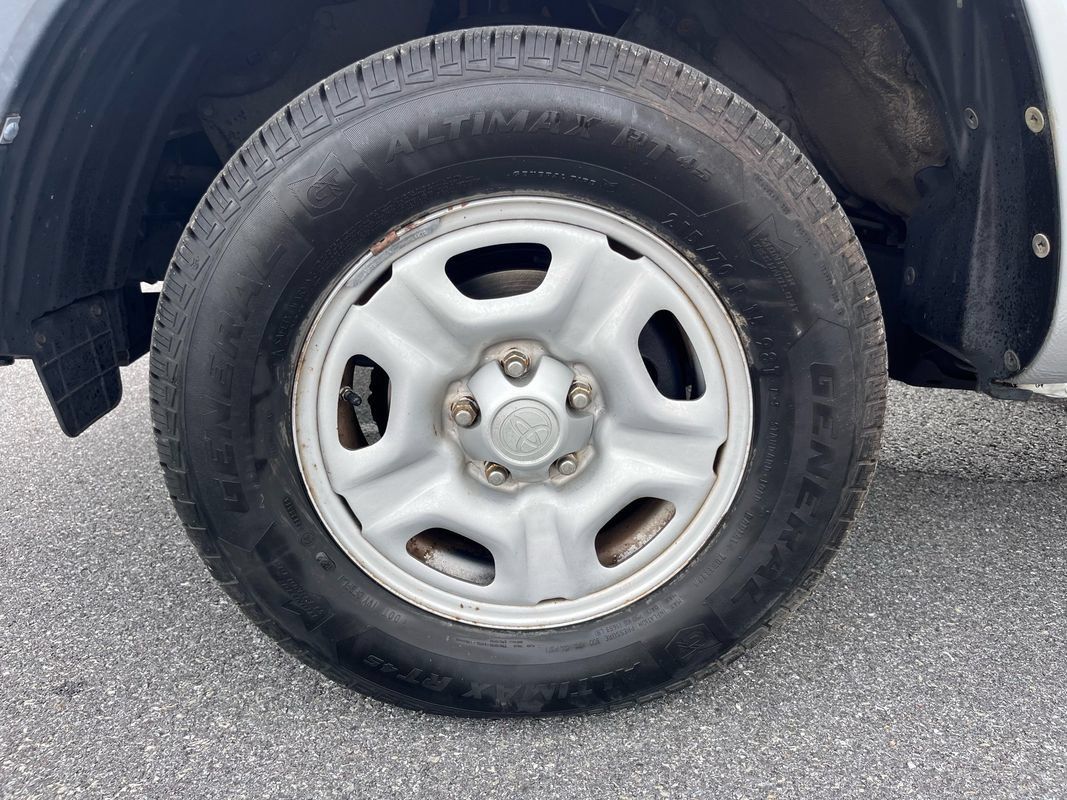 Used 2012 Toyota Tacoma 2WD Access Cab w/ Convenience Pkg image 21