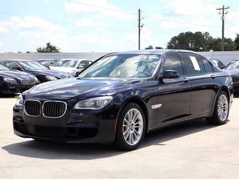 Used 2013 BMW 750Li RWD image 3
