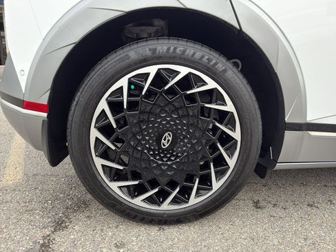 Used 2023 Hyundai Ioniq 5 Limited image 9