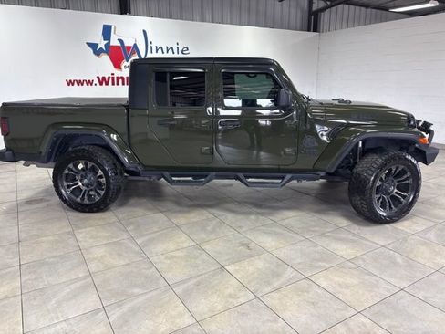 Used 2022 Jeep Gladiator Sport AWD/4WD image 5