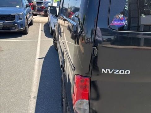 Used 2015 Nissan NV200 SV w/ Back Door Glass Package FWD image 9