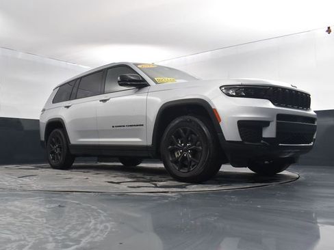 Used 2024 Jeep Grand Cherokee L Laredo image 51