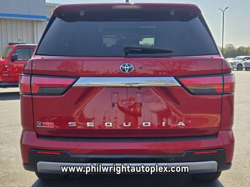 Used 2023 Toyota Sequoia Limited image 4