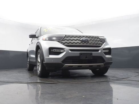 Used 2022 Ford Explorer Limited w/ Equipment Group 301A image 49