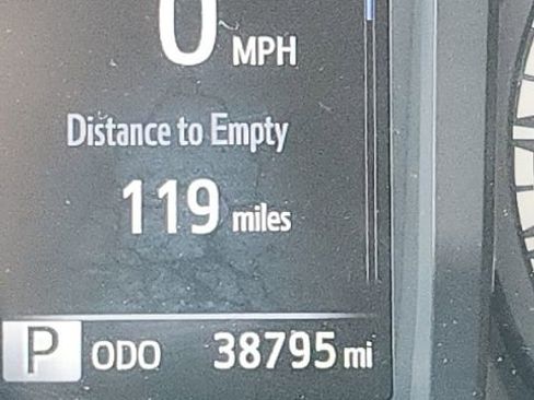 Used 2018 Toyota Tacoma SR image 12