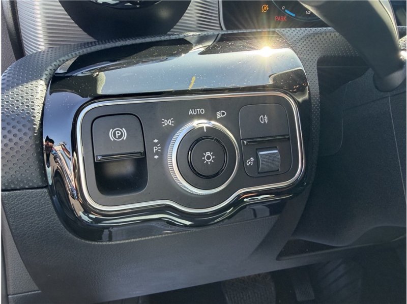 Used 2020 Mercedes-Benz A 220 image 37