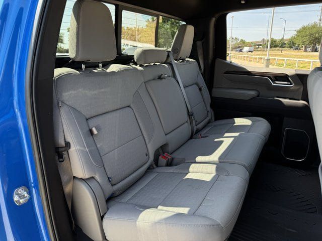 Used 2025 Chevrolet Silverado 1500 LT Trail Boss w/ Convenience Package II AWD/4WD image 31