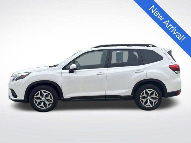 Used 2023 Subaru Forester Premium AWD/4WD image 4