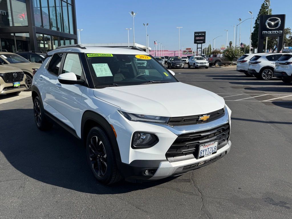 Used 2021 Chevrolet TrailBlazer LT w/ Convenience Package FWD image 3