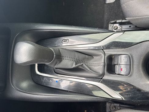 Used 2020 Toyota Corolla LE image 29