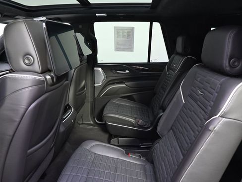 Certified 2024 Cadillac Escalade Sport Platinum w/ LPO, ONYX Package image 21