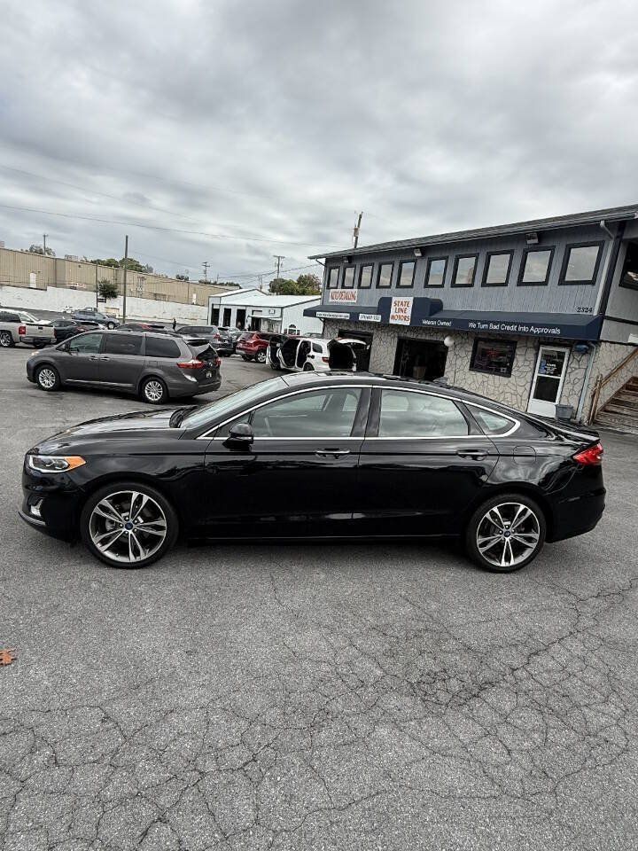 Used 2020 Ford Fusion Titanium FWD image 2