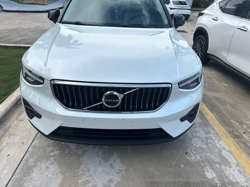 Used 2023 Volvo XC40 B5 Plus w/ Driver Assist Package AWD/4WD image 11
