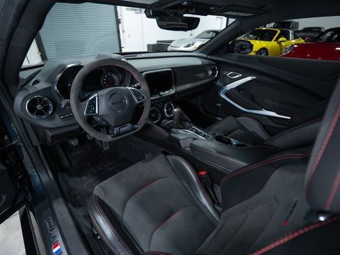 Used 2022 Chevrolet Camaro ZL1 image 18
