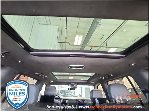 Used 2023 Jeep Grand Wagoneer Series III w/ Rear Seat Video Group 1 AWD/4WD image 12
