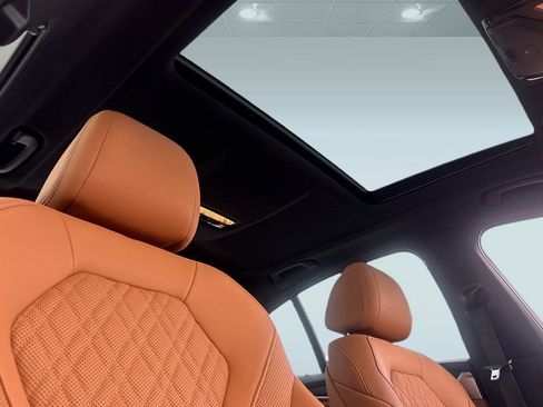 Used 2023 BMW 530e 530e w/ Premium Package image 14