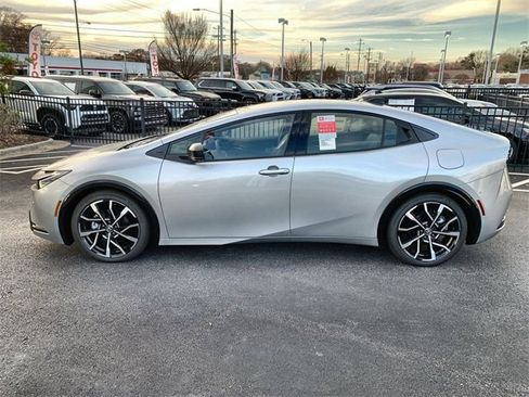 New 2025 Toyota Prius Plug-In Hybrid image 5