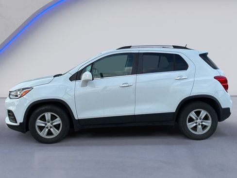 Used 2019 Chevrolet Trax LT w/ LT Convenience Package FWD image 3