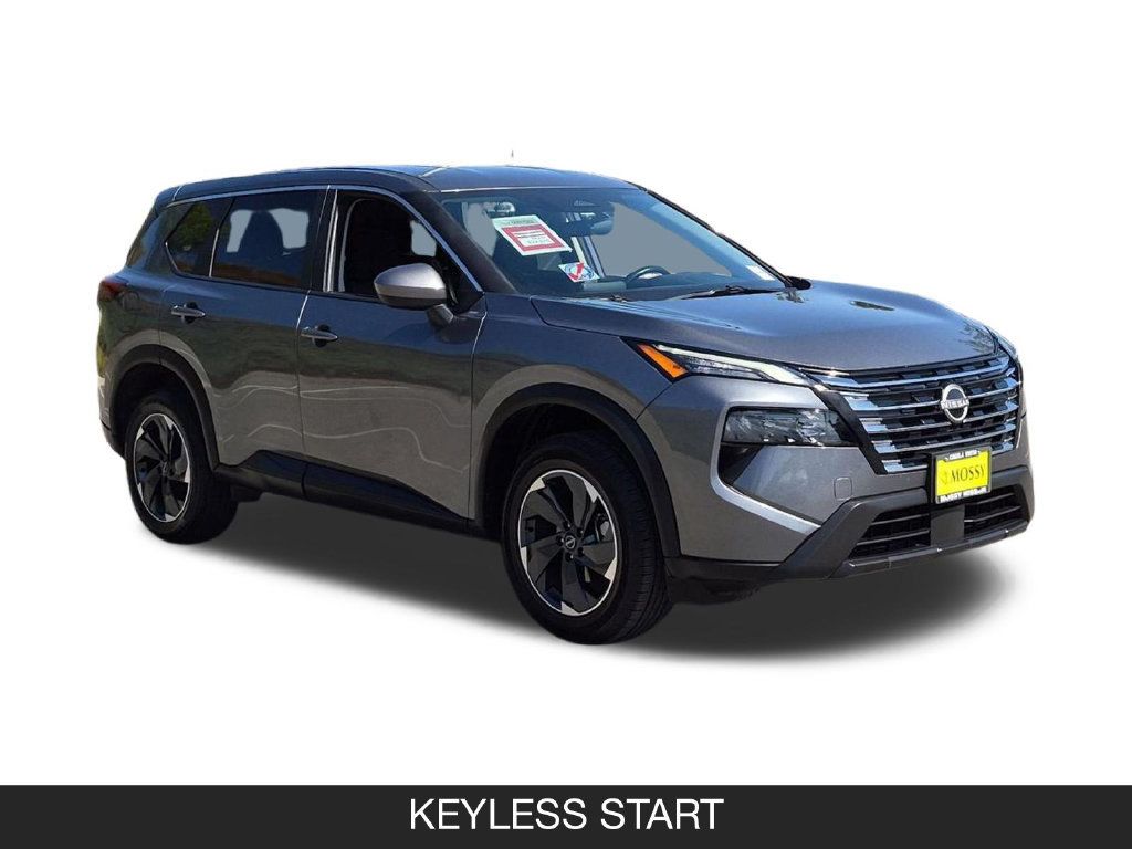 Used 2025 Nissan Rogue SV AWD/4WD image 2