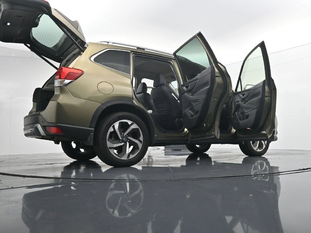 Used 2022 Subaru Forester Touring AWD/4WD image 29