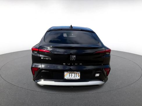 Used 2025 Buick Envista Sport Touring image 12