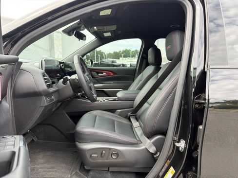Used 2024 Chevrolet Traverse Z71 w/ LPO, Floor Liner Package AWD/4WD image 12