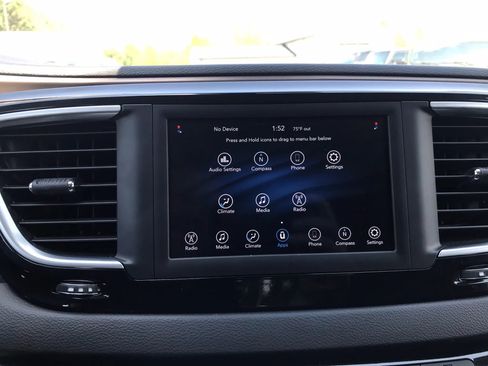 Used 2021 Chrysler Voyager Lxi FWD image 26