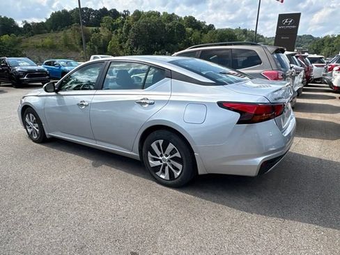 Used 2023 Nissan Altima 2.5 S FWD image 3