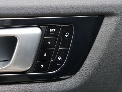 Used 2021 Porsche Cayenne Coupe image 49